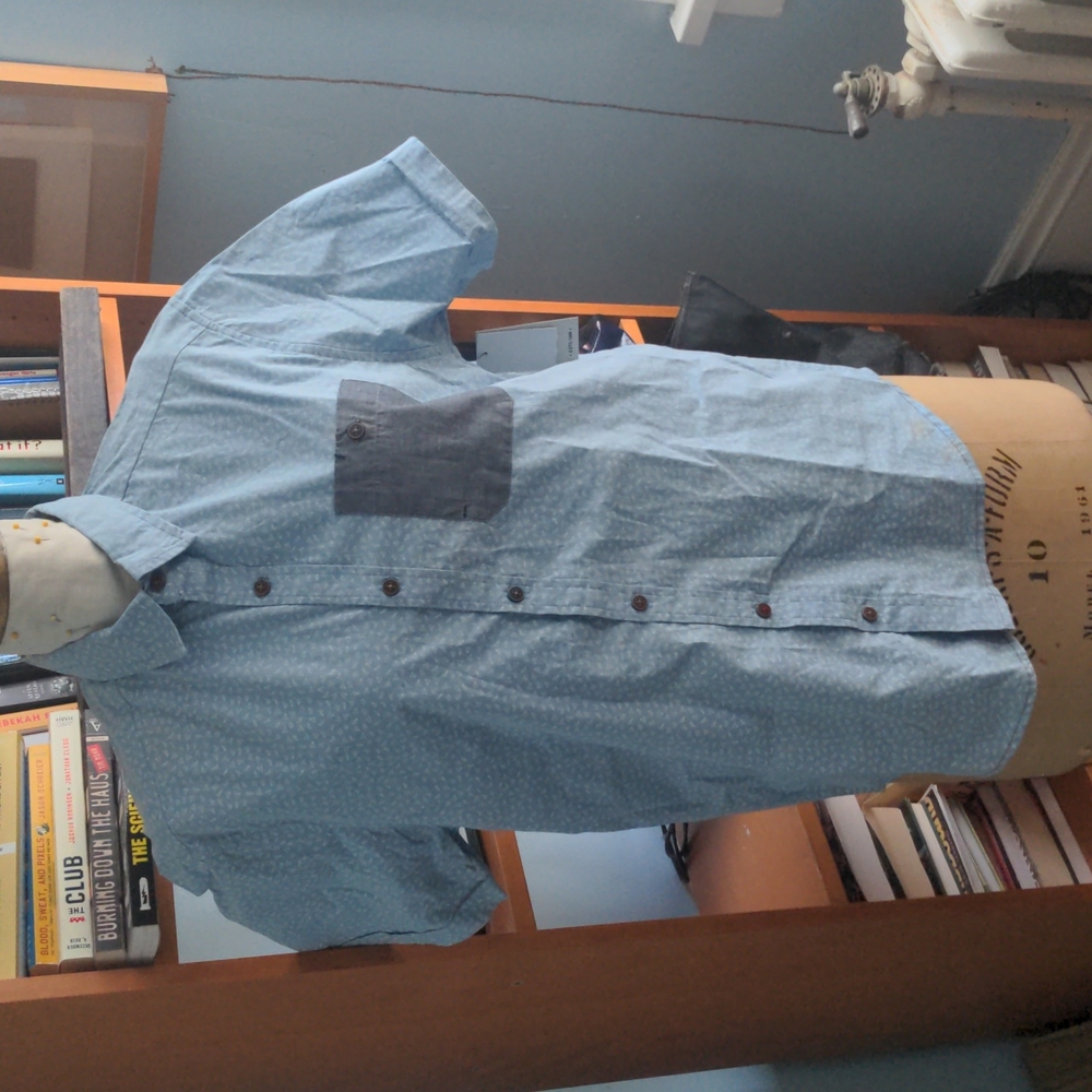 Burnside Sz M button up short sleeve contrasting packet nwt